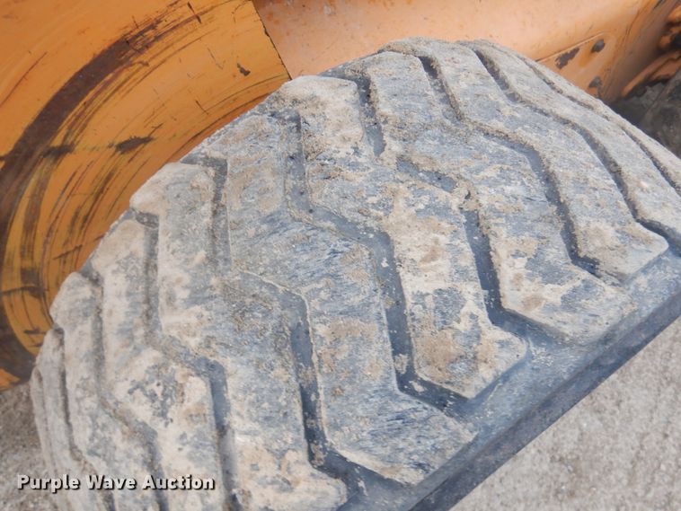 image for item IL9930 2002 Case 90XT  skid steer loader