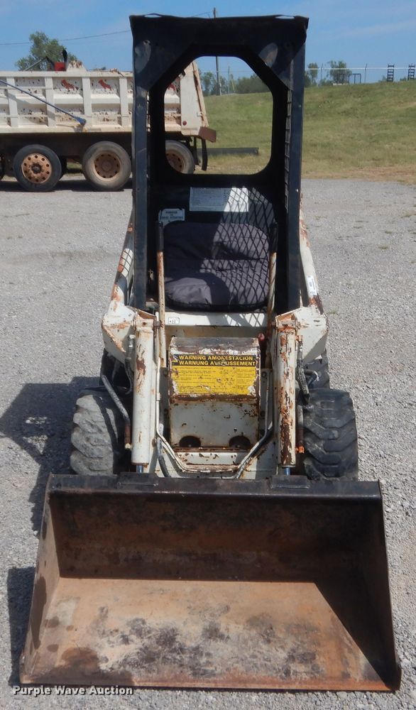 image for item IN9502 1981 Bobcat 310  skid steer loader