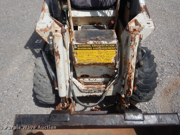 image for item IN9502 1981 Bobcat 310  skid steer loader