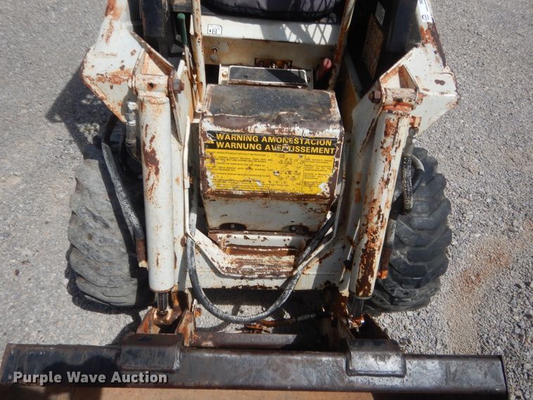 image for item IN9502 1981 Bobcat 310  skid steer loader
