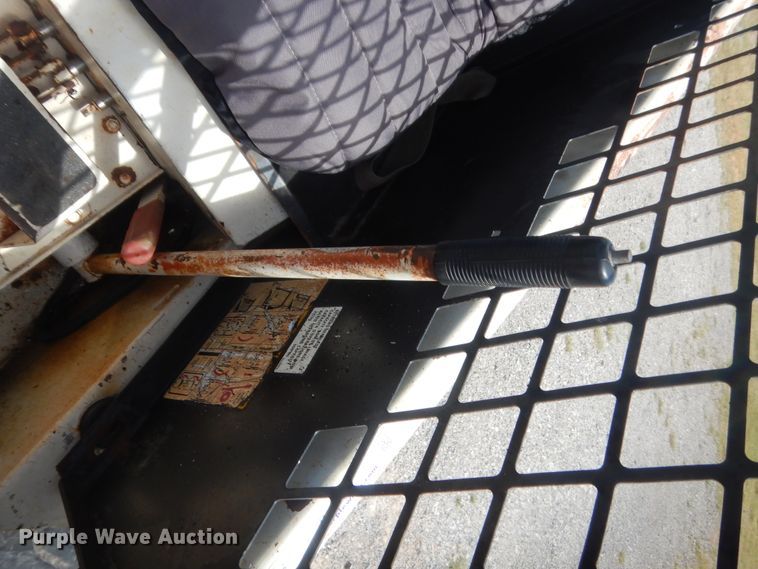 image for item IN9502 1981 Bobcat 310  skid steer loader