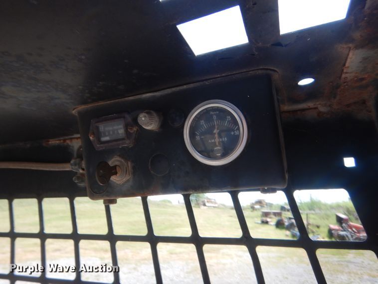 image for item IN9502 1981 Bobcat 310  skid steer loader