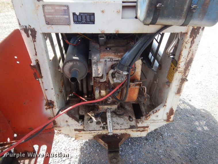 image for item IN9502 1981 Bobcat 310  skid steer loader