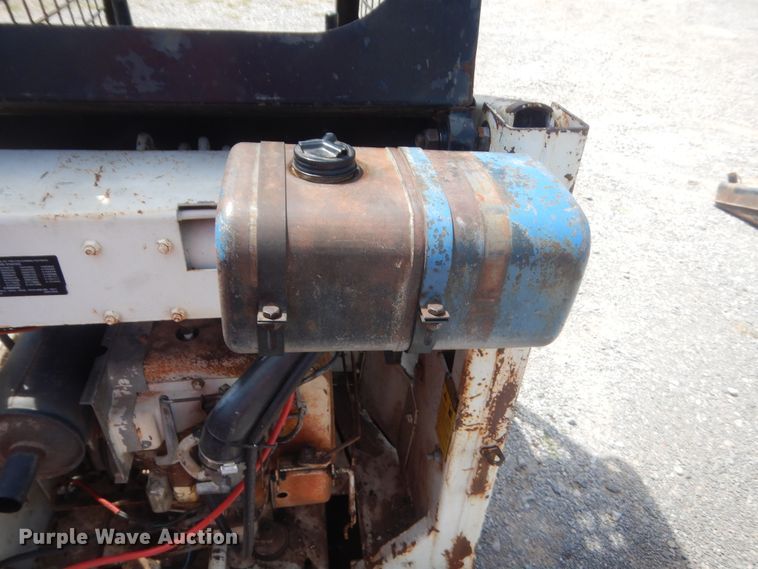 image for item IN9502 1981 Bobcat 310  skid steer loader