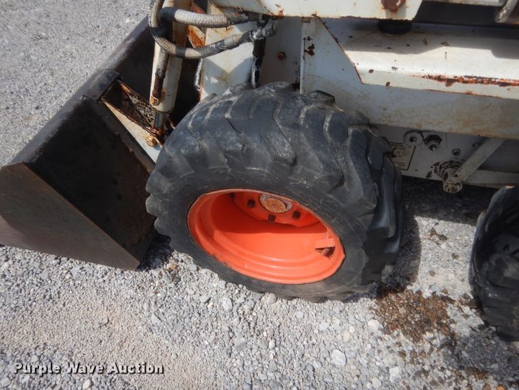 image for item IN9502 1981 Bobcat 310  skid steer loader