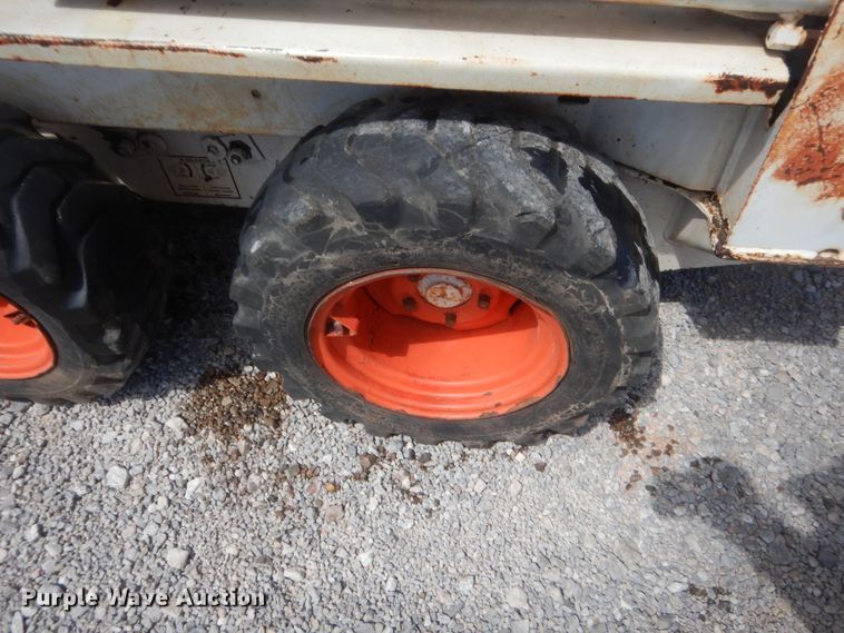 image for item IN9502 1981 Bobcat 310  skid steer loader