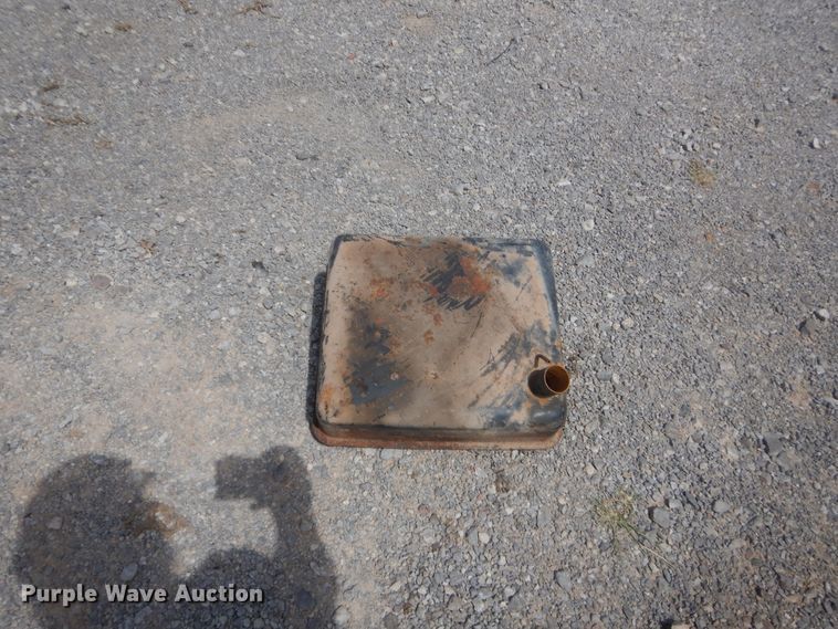 image for item IN9502 1981 Bobcat 310  skid steer loader