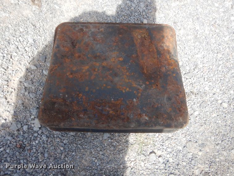 image for item IN9502 1981 Bobcat 310  skid steer loader