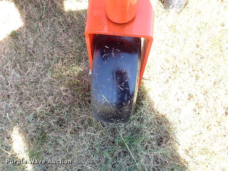 image for item IN9566 Kubota Z122R  ZTR lawn mower