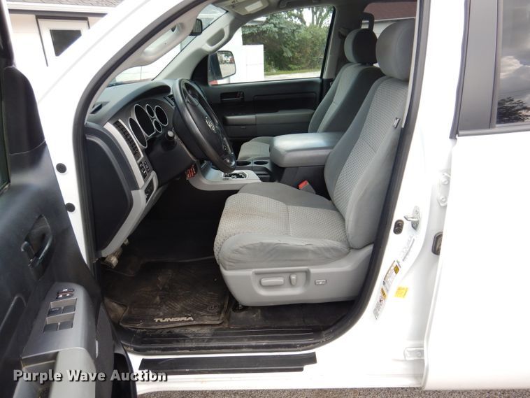 image for item IN9804 2013 Toyota Tundra  Double Cab pickup truck