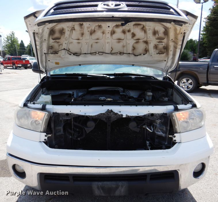 image for item IN9804 2013 Toyota Tundra  Double Cab pickup truck