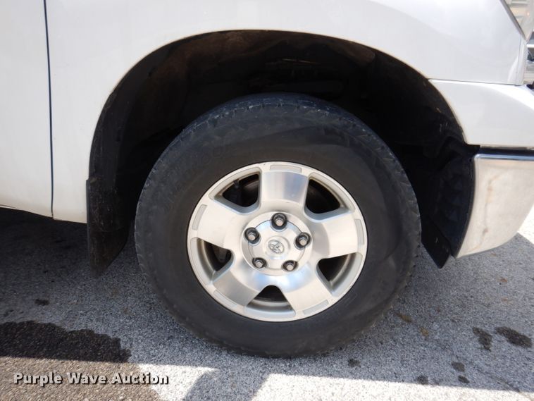 image for item IN9804 2013 Toyota Tundra  Double Cab pickup truck