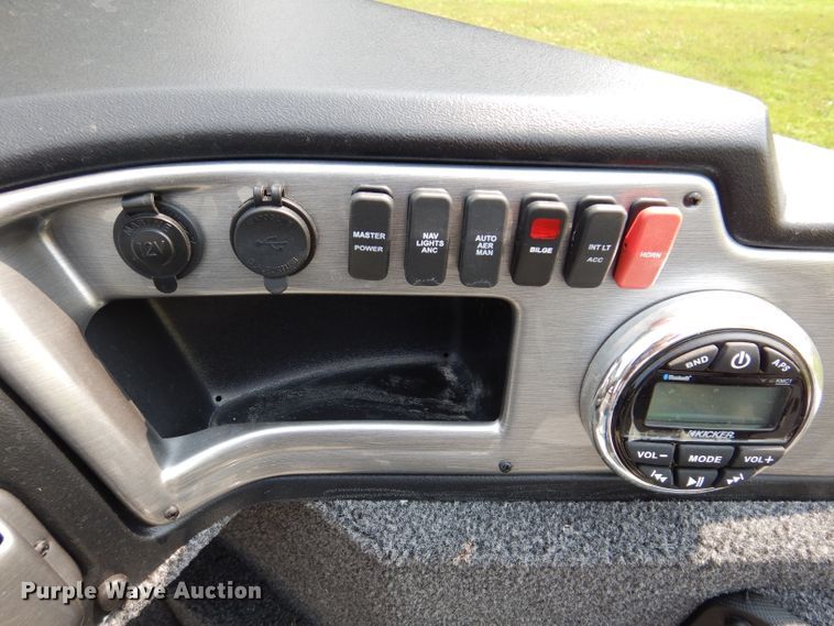 image for item IN9829 2021 Lund 1675 Impact  boat