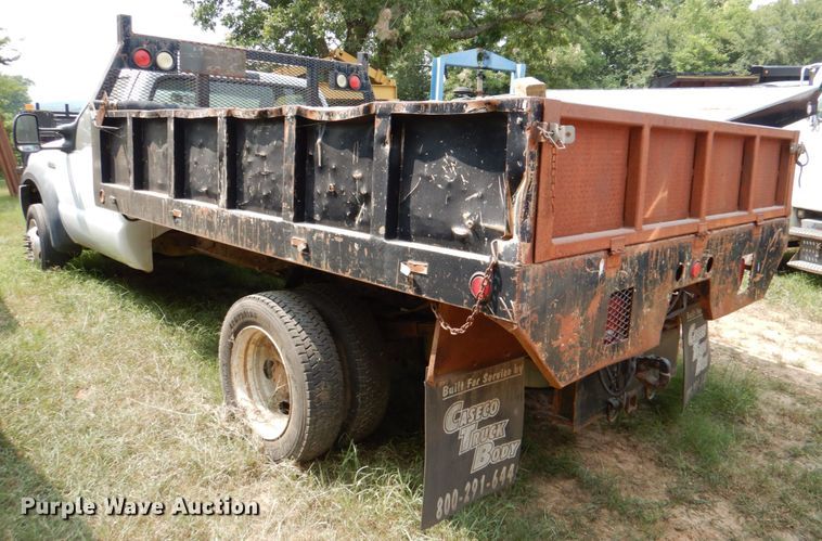 image for item IR9022 2006 Ford F550 Super Duty XL  flatbed truck