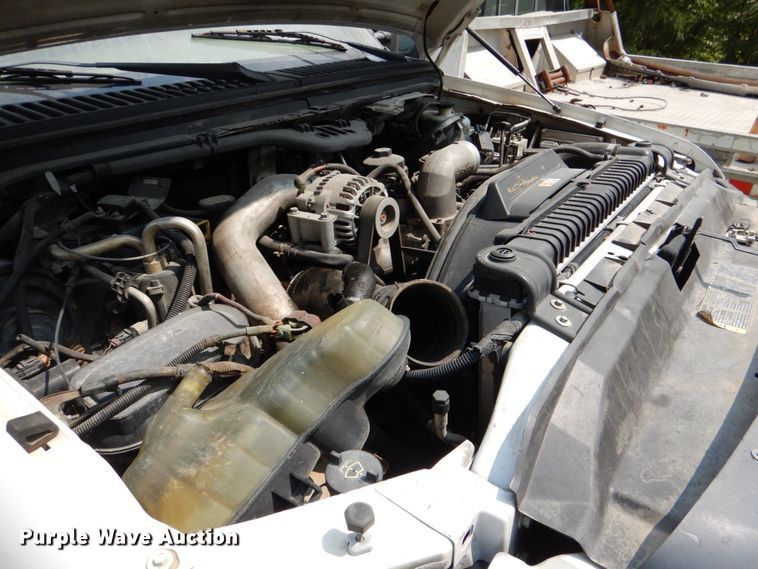 image for item IR9022 2006 Ford F550 Super Duty XL  flatbed truck