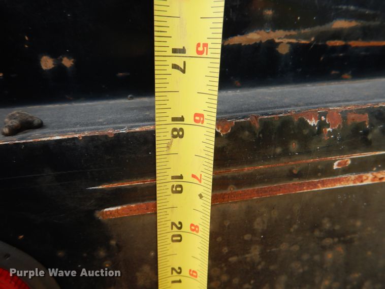 image for item IR9022 2006 Ford F550 Super Duty XL  flatbed truck