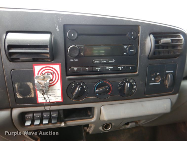 image for item IR9023 2006 Ford F550 Super Duty XL  flatbed truck