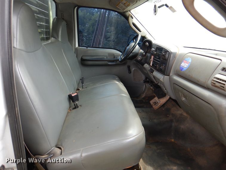 image for item IR9023 2006 Ford F550 Super Duty XL  flatbed truck