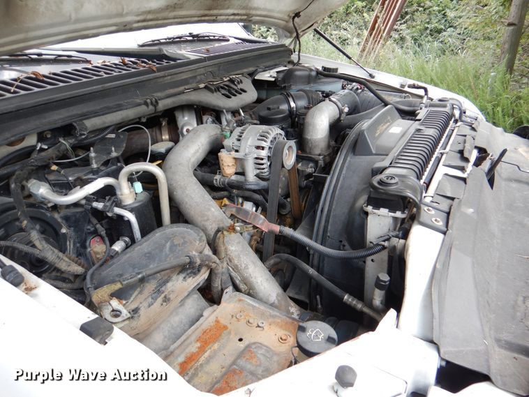 image for item IR9023 2006 Ford F550 Super Duty XL  flatbed truck