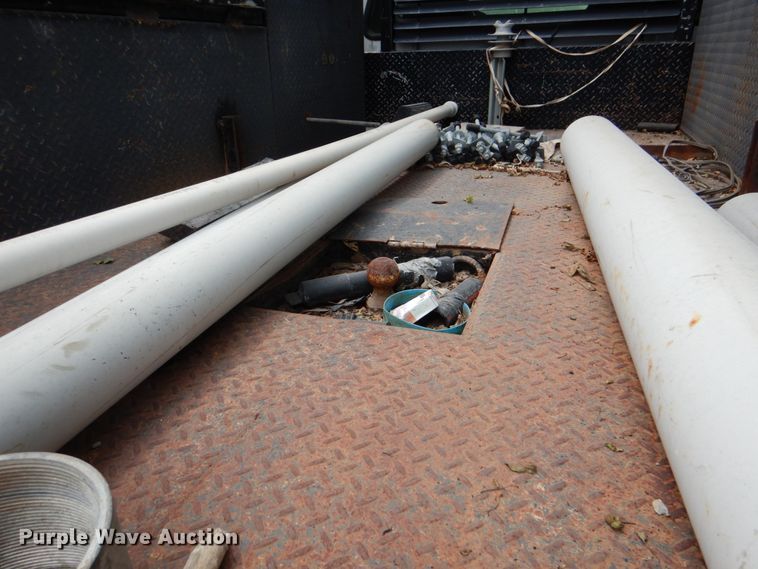 image for item IR9023 2006 Ford F550 Super Duty XL  flatbed truck