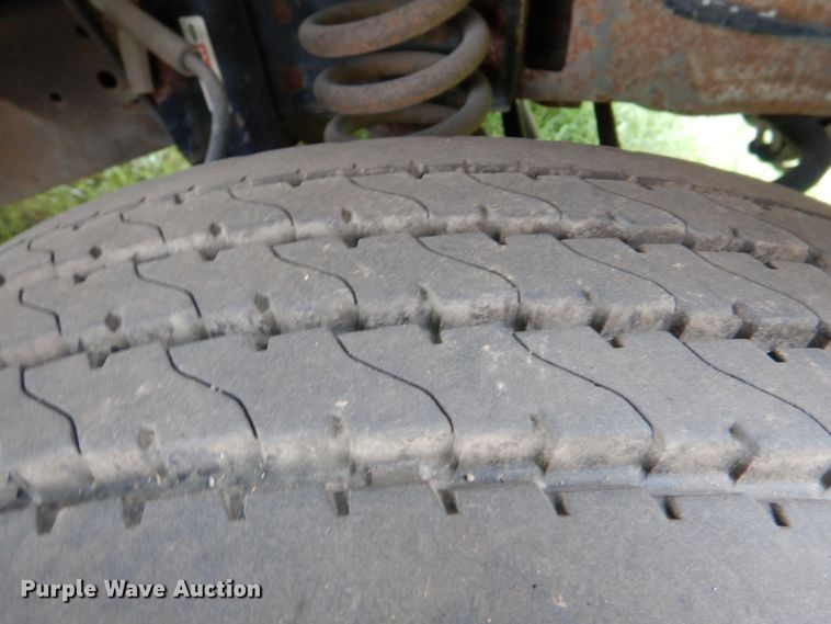 image for item IR9023 2006 Ford F550 Super Duty XL  flatbed truck