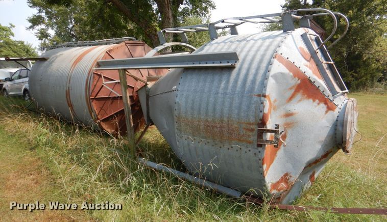 image for item IR9029 (2) grain bins