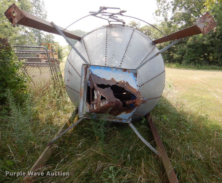 image for item IR9029 (2) grain bins