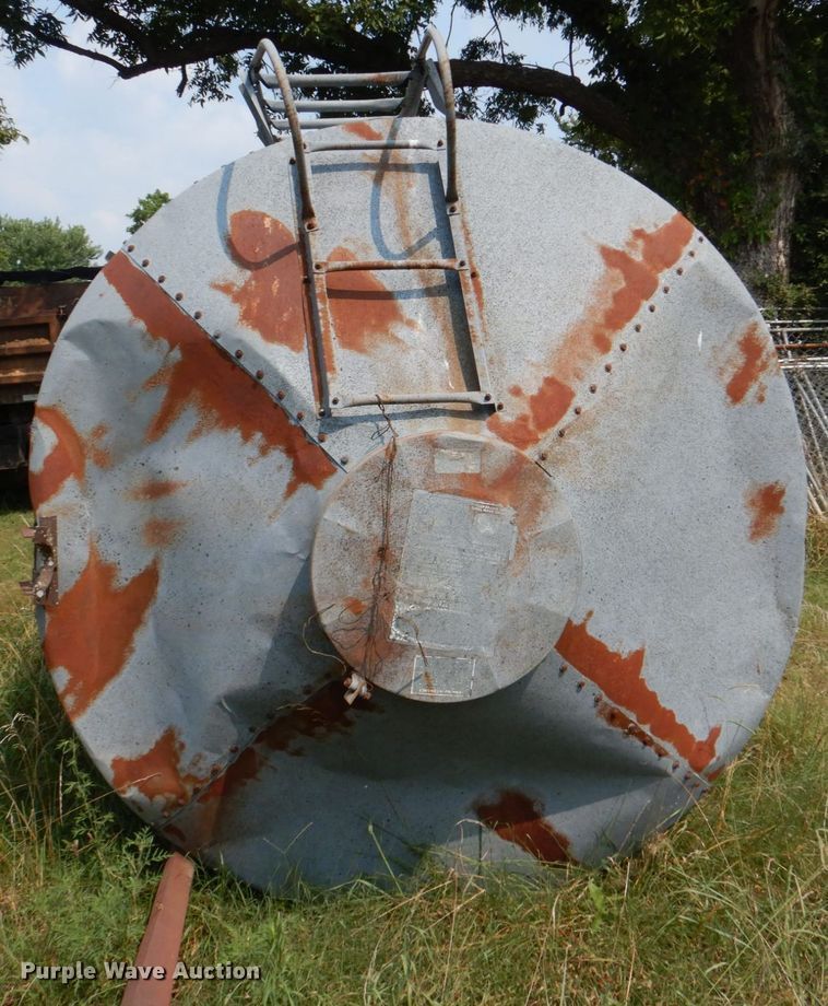 image for item IR9029 (2) grain bins