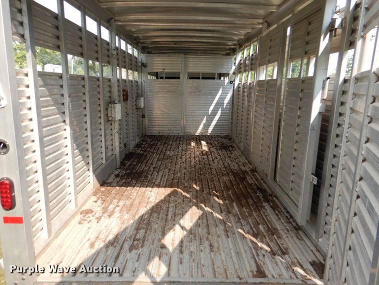 image for item IR9031 2008 Sundowner  livestock trailer