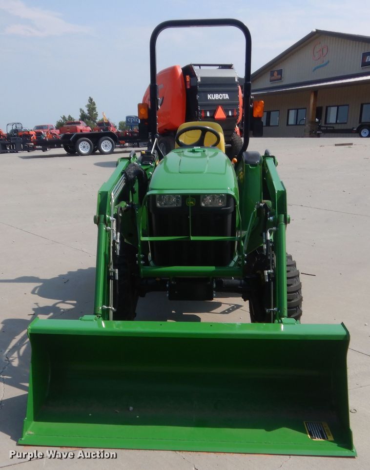 image for item IT9745 2017 John Deere 3025E  MFWD tractor