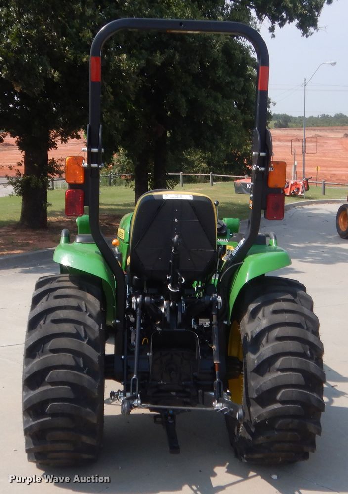 image for item IT9745 2017 John Deere 3025E  MFWD tractor