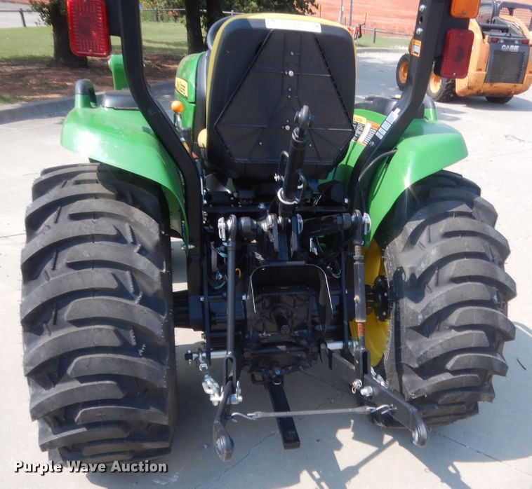 image for item IT9745 2017 John Deere 3025E  MFWD tractor