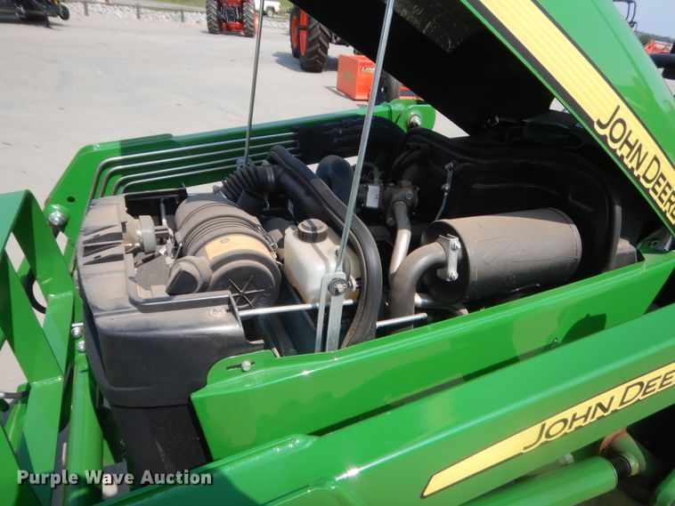 image for item IT9745 2017 John Deere 3025E  MFWD tractor
