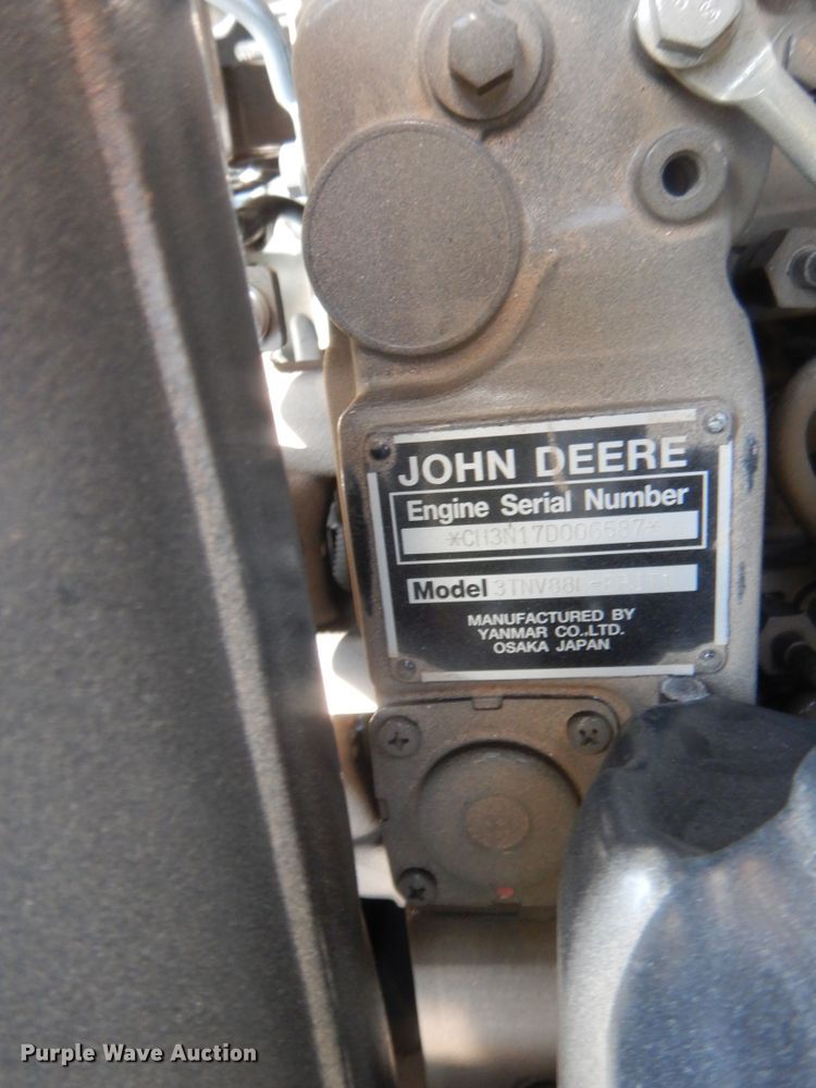 image for item IT9745 2017 John Deere 3025E  MFWD tractor