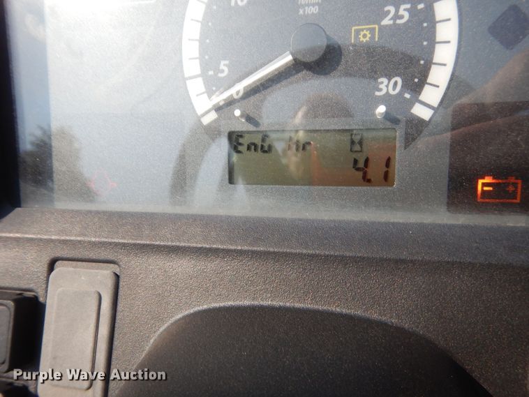 image for item IT9745 2017 John Deere 3025E  MFWD tractor