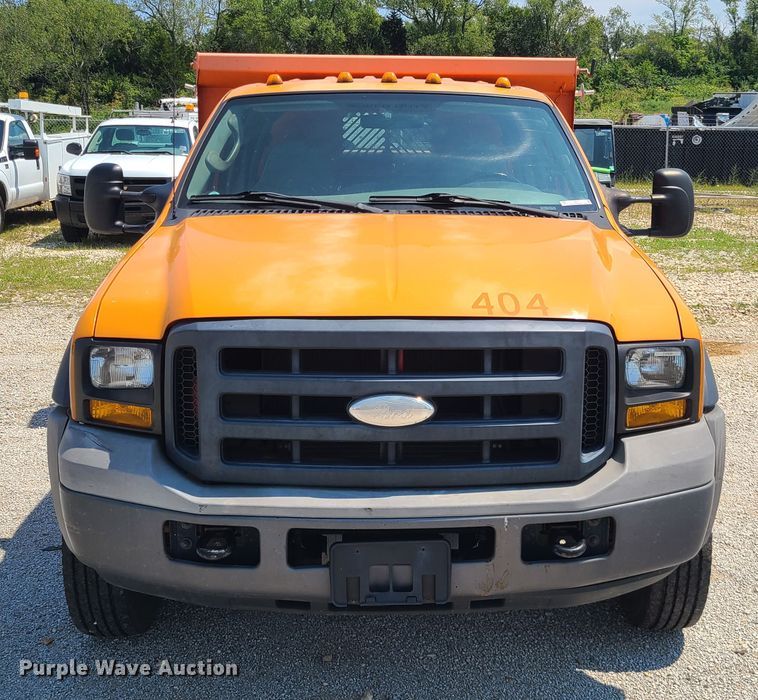 image for item IU9311 2006 Ford F450 Super Duty XL  Crew Cab dump truck