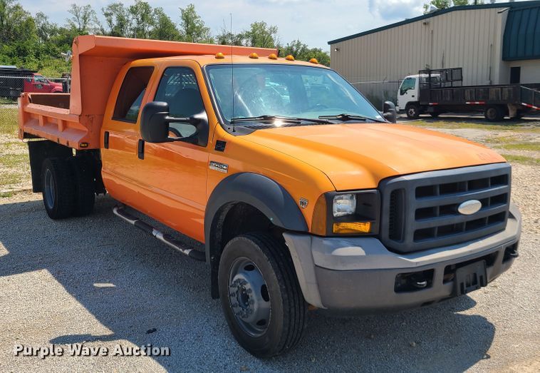 image for item IU9311 2006 Ford F450 Super Duty XL  Crew Cab dump truck