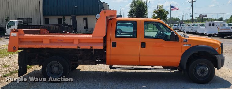 image for item IU9311 2006 Ford F450 Super Duty XL  Crew Cab dump truck