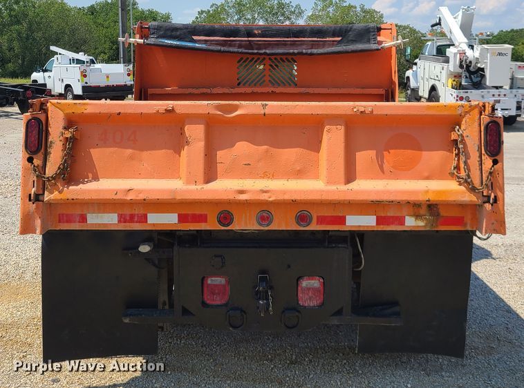 image for item IU9311 2006 Ford F450 Super Duty XL  Crew Cab dump truck