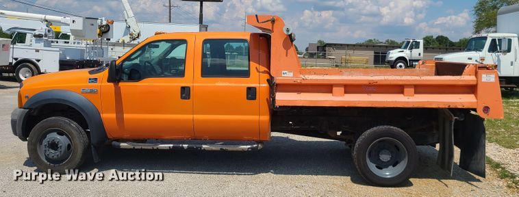 image for item IU9311 2006 Ford F450 Super Duty XL  Crew Cab dump truck