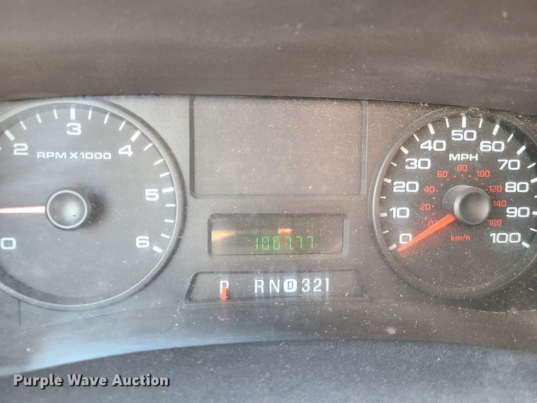 image for item IU9311 2006 Ford F450 Super Duty XL  Crew Cab dump truck