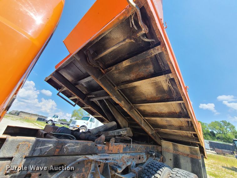 image for item IU9311 2006 Ford F450 Super Duty XL  Crew Cab dump truck