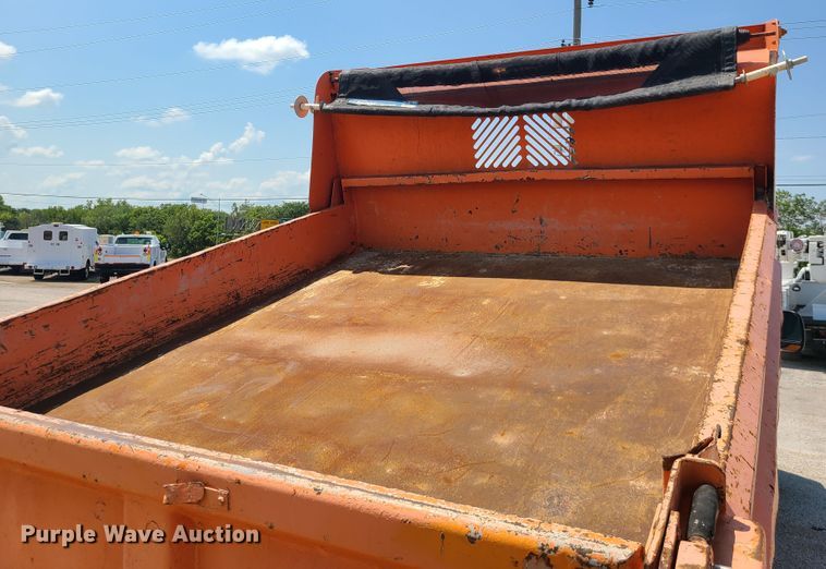 image for item IU9311 2006 Ford F450 Super Duty XL  Crew Cab dump truck