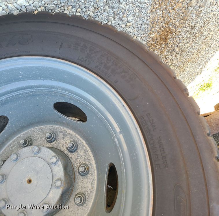 image for item IU9311 2006 Ford F450 Super Duty XL  Crew Cab dump truck