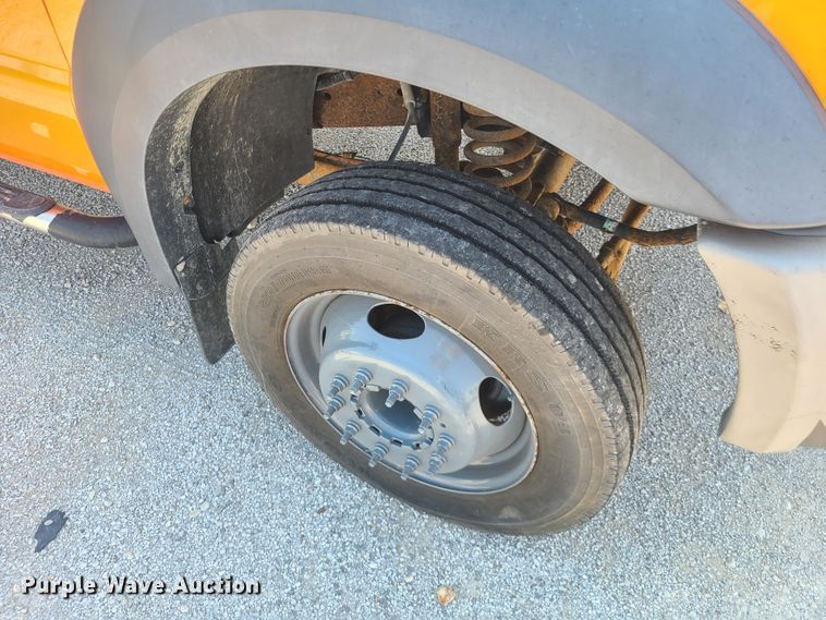 image for item IU9311 2006 Ford F450 Super Duty XL  Crew Cab dump truck