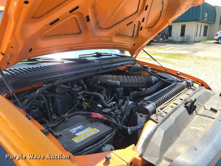 image for item IU9311 2006 Ford F450 Super Duty XL  Crew Cab dump truck