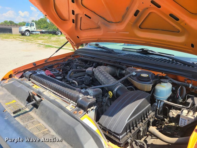 image for item IU9311 2006 Ford F450 Super Duty XL  Crew Cab dump truck