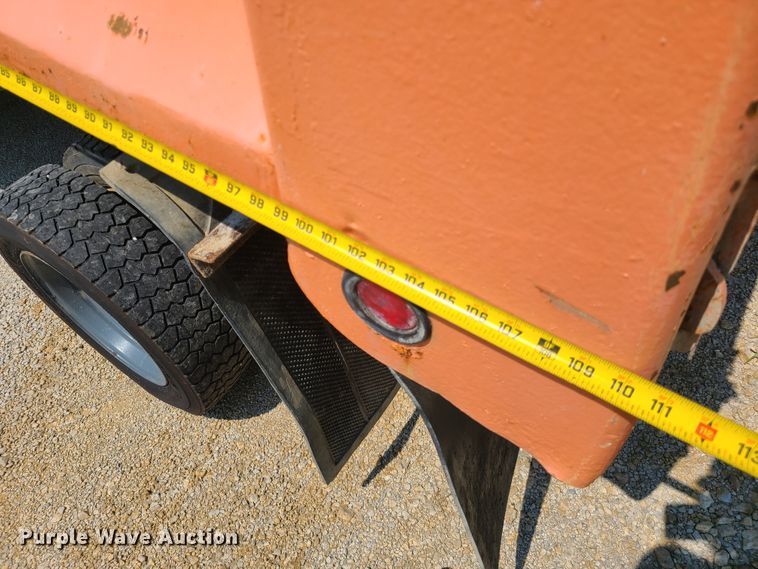 image for item IU9311 2006 Ford F450 Super Duty XL  Crew Cab dump truck