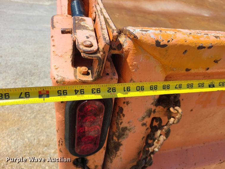 image for item IU9311 2006 Ford F450 Super Duty XL  Crew Cab dump truck