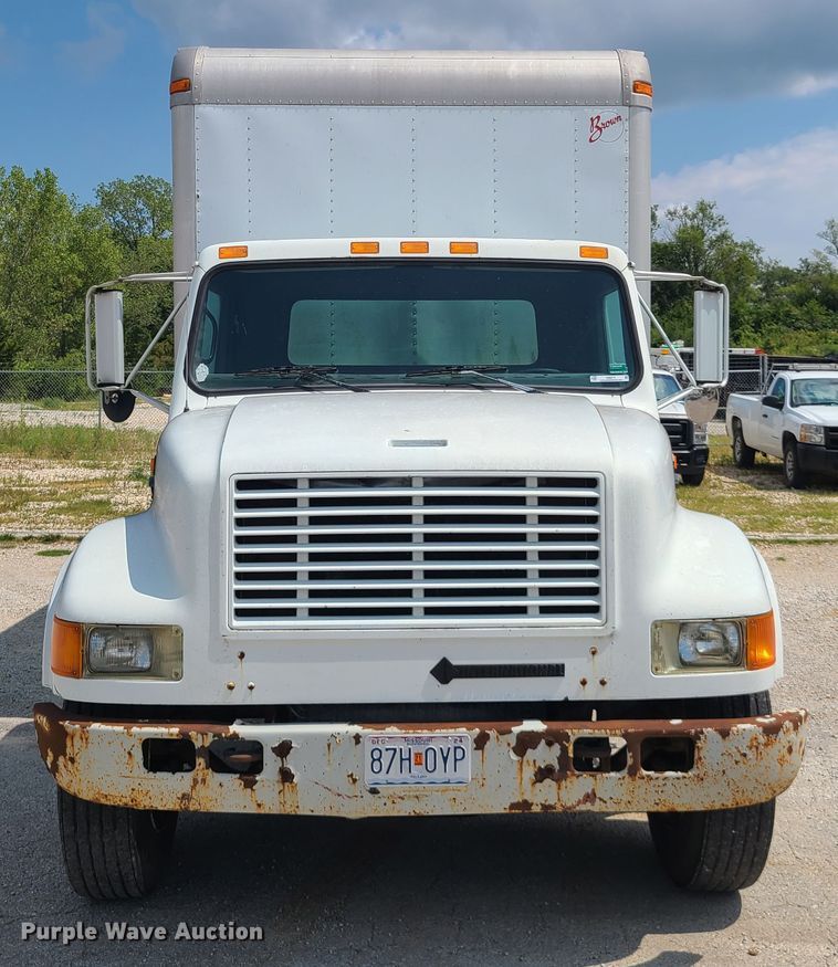 image for item IU9314 1994 International 4700  box truck